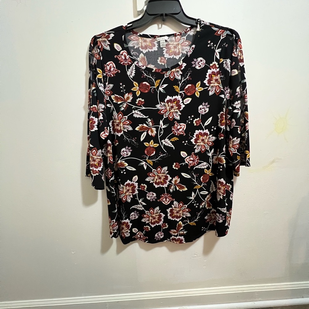 Est.1948 14/16W ladies blouse. Excellent condition. Smoke/pet free